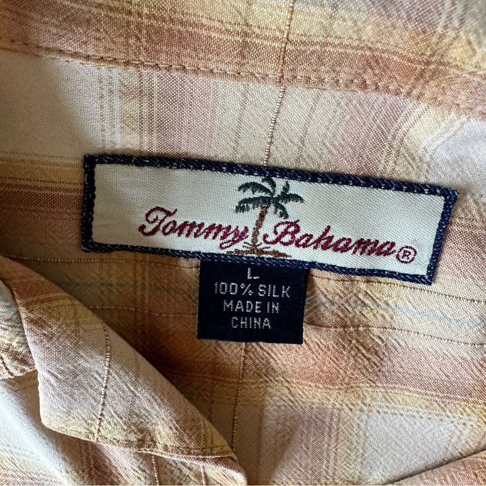 Tommy Bahama 100% Silk Button Down Tee‎ Size Large - Picture 5 of 5
